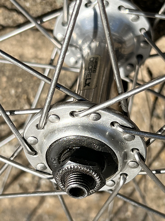 Shimano Deore LX front hub